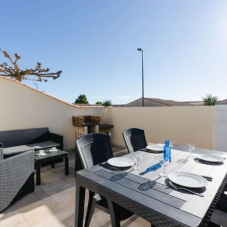 Villa Pavillon Climatisé Avec Mezzanine, Piscine Et Parking - Près De La Plage! - Fr-1-409-247 *