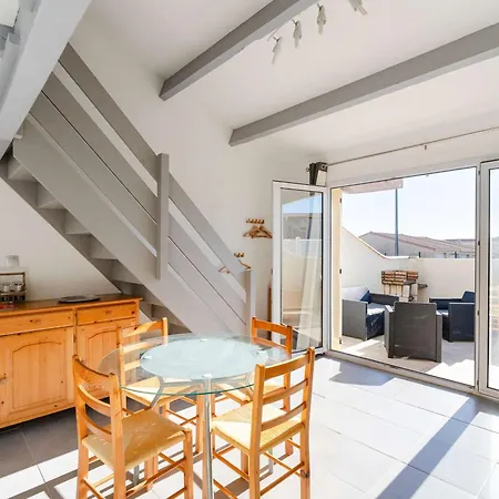 Villa Pavillon Climatisé Avec Mezzanine, Piscine Et Parking - Près De La Plage! - Fr-1-409-247