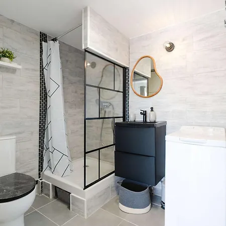 Pavillon Climatise Avec Mezzanine, Piscine Et Parking - Pres De La Plage! - Fr-1-409-247