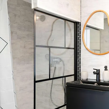 Pavillon Climatise Avec Mezzanine, Piscine Et Parking - Pres De La Plage! - Fr-1-409-247 Villa
