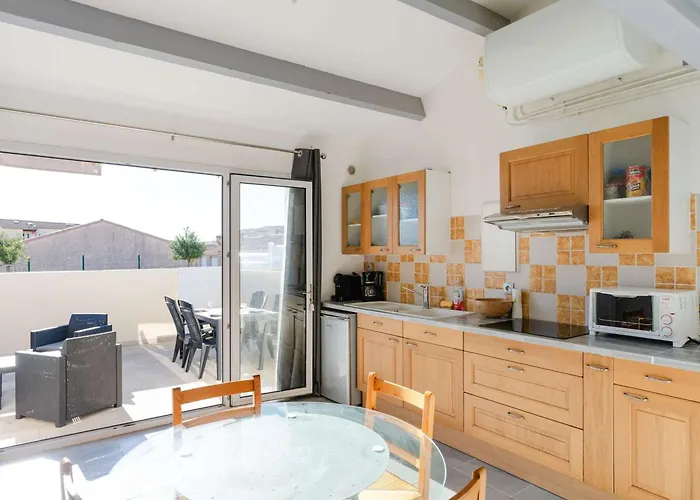Villa Pavillon Climatisé Avec Mezzanine, Piscine Et Parking - Près De La Plage! - Fr-1-409-247