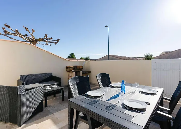 Villa Pavillon Climatisé Avec Mezzanine, Piscine Et Parking - Près De La Plage! - Fr-1-409-247 *