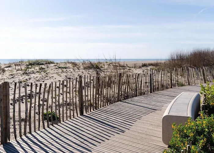 Pavillon Climatisé Avec Mezzanine, Piscine Et Parking - Près De La Plage! - Fr-1-409-247 Villa *